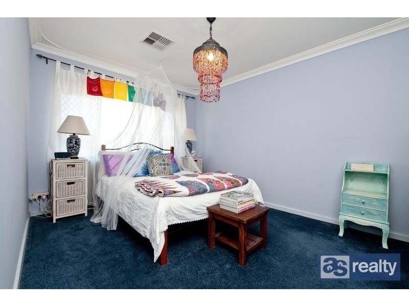 41 Embleton Ave, Embleton WA 6062