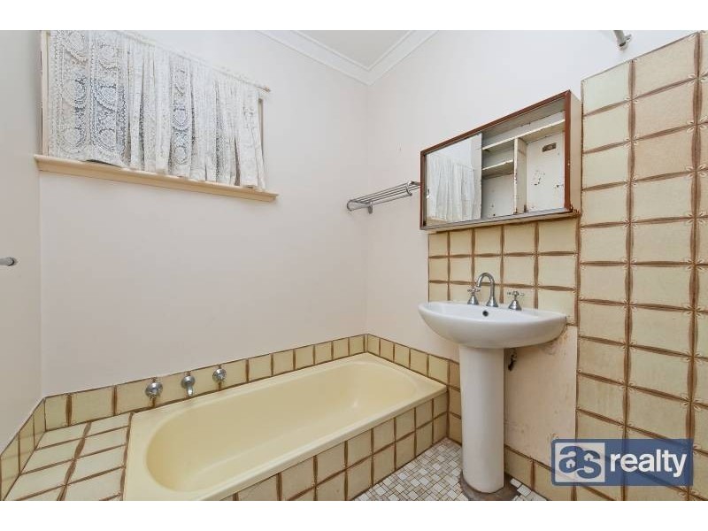 24 Cameron Street, Embleton WA 6062