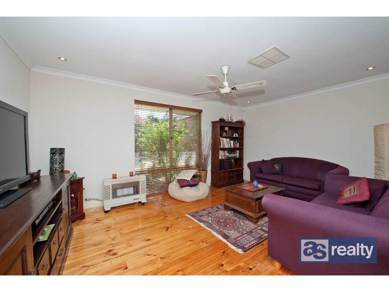 2/23 Camden Street, Dianella WA 6059