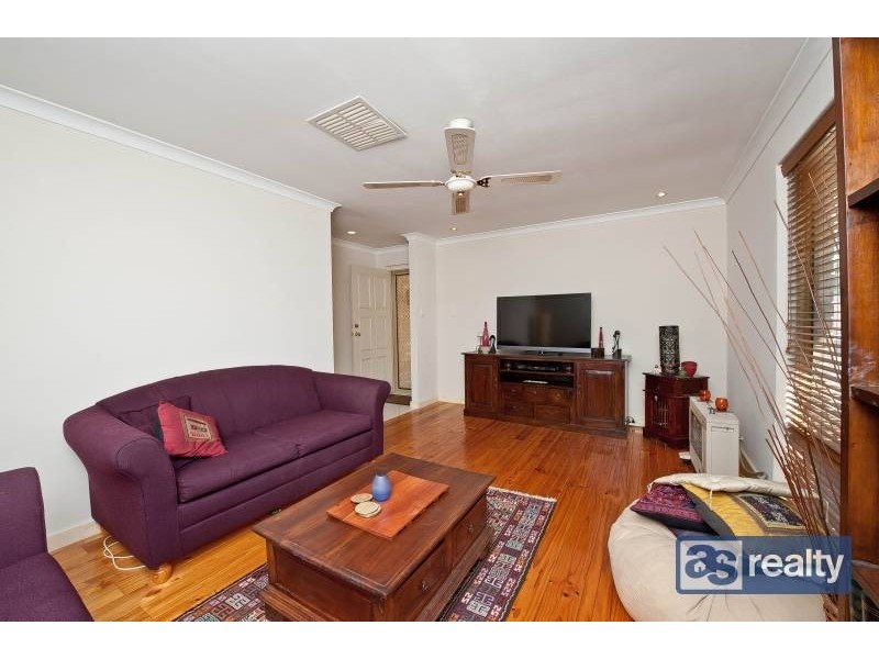 2/23 Camden Street, Dianella WA 6059