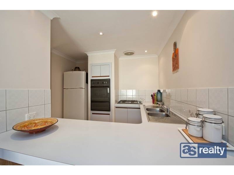 2/23 Camden Street, Dianella WA 6059