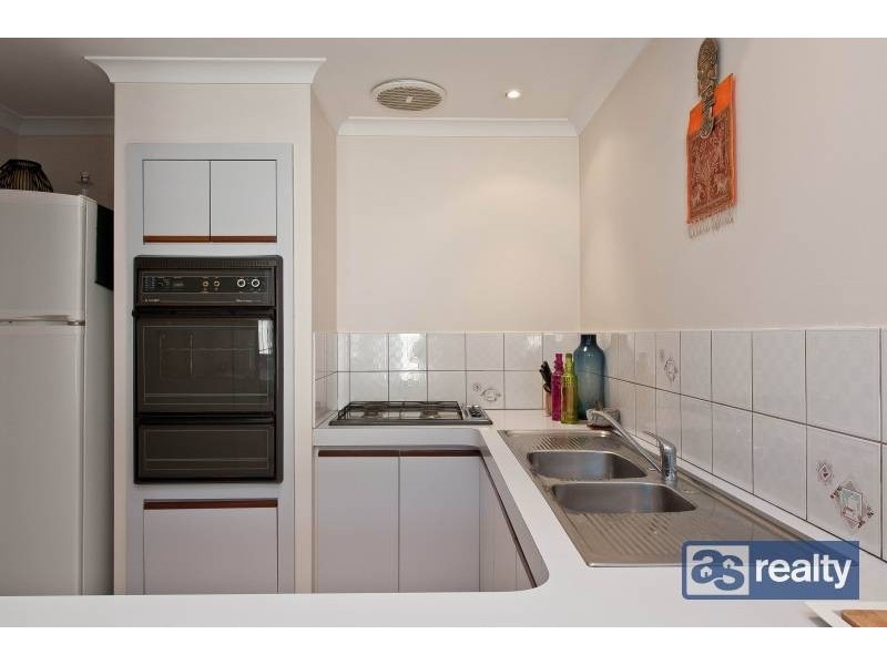 2/23 Camden Street, Dianella WA 6059