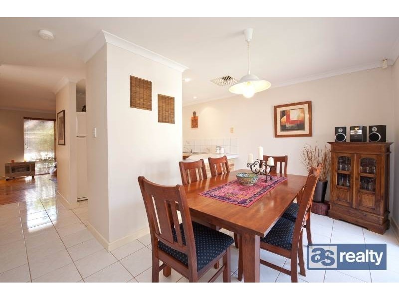 2/23 Camden Street, Dianella WA 6059