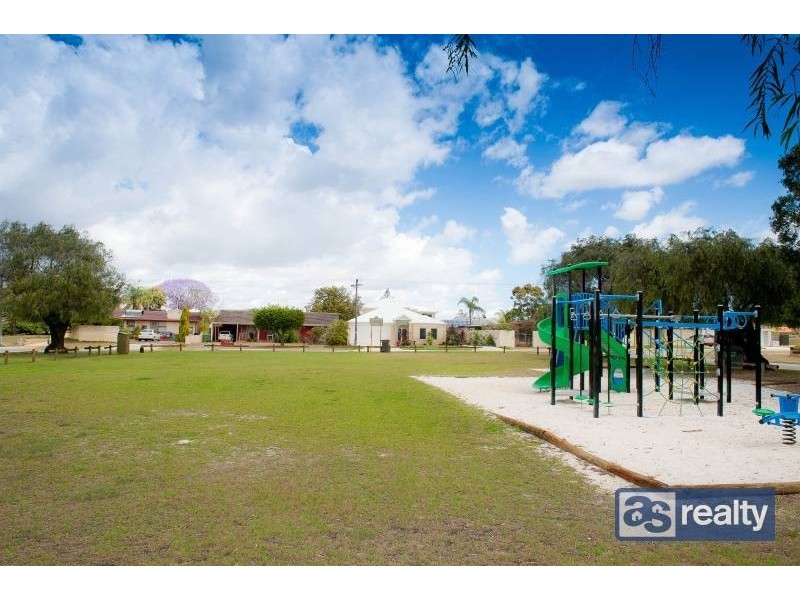 9 Ockley Square, Embleton WA 6062