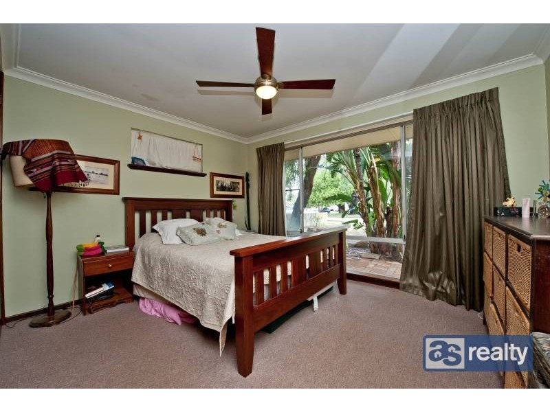 9 Ockley Square, Embleton WA 6062