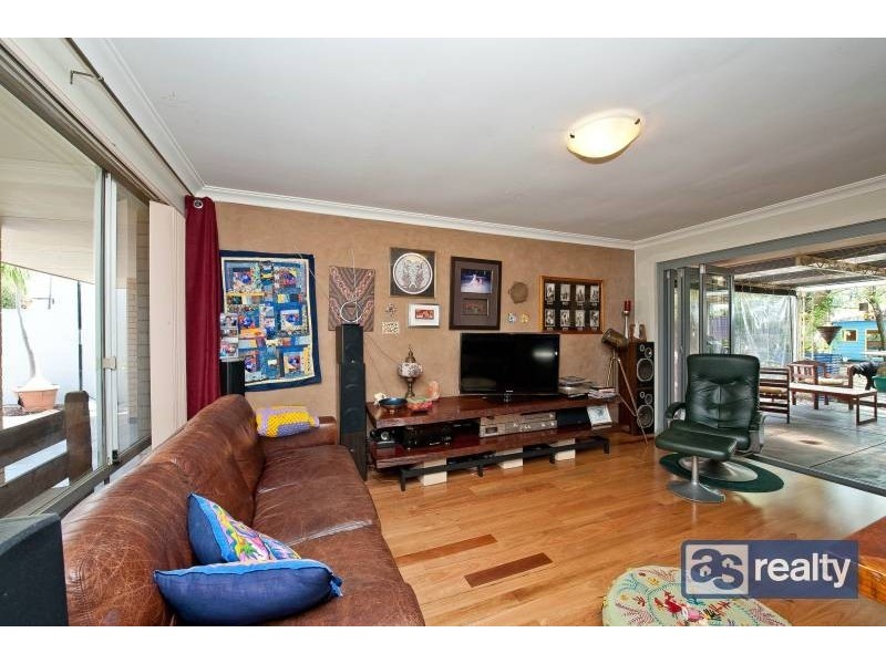 9 Ockley Square, Embleton WA 6062