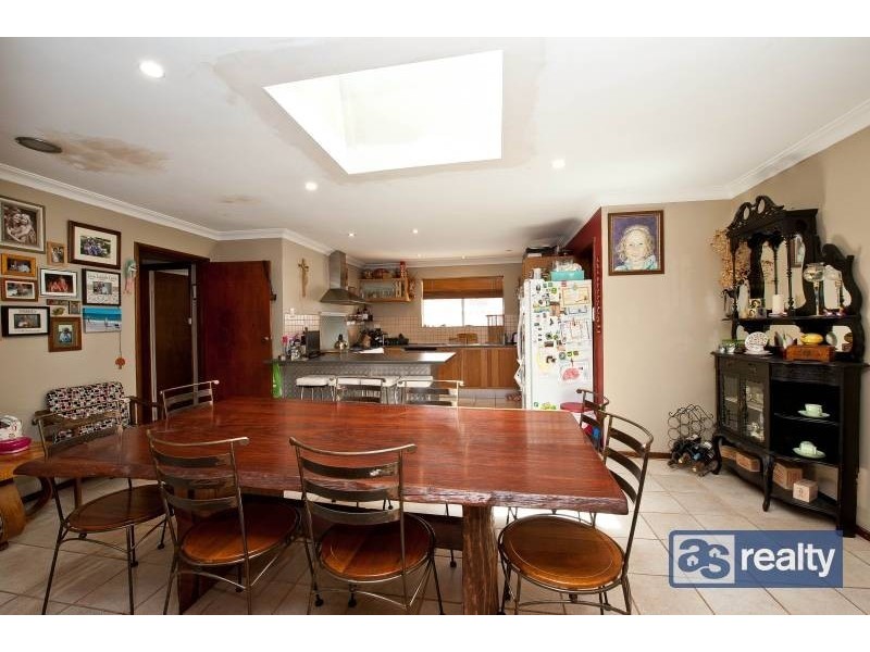 9 Ockley Square, Embleton WA 6062