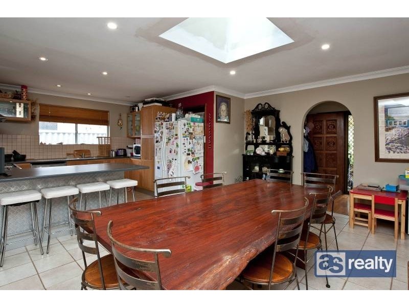 9 Ockley Square, Embleton WA 6062