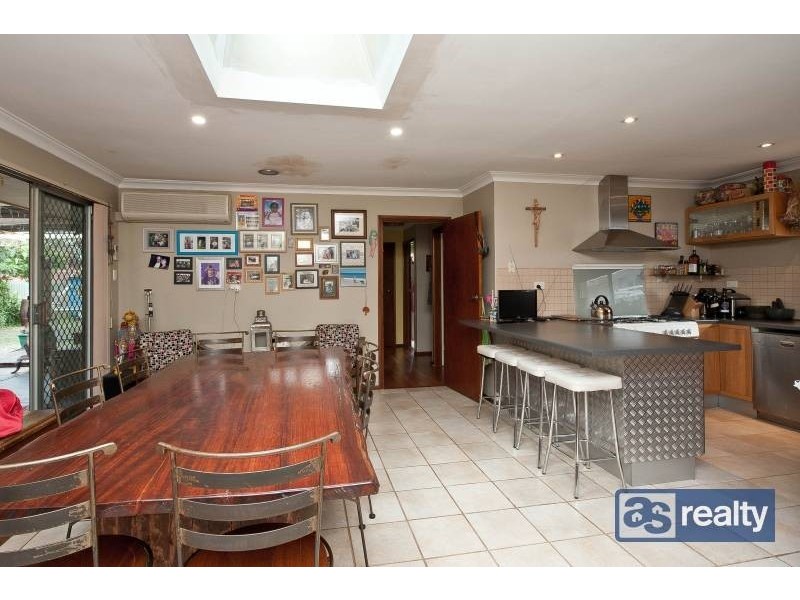 9 Ockley Square, Embleton WA 6062