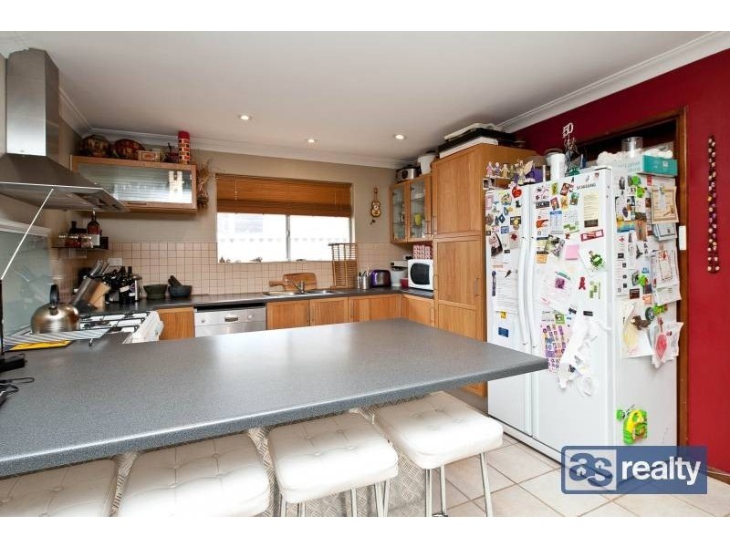 9 Ockley Square, Embleton WA 6062