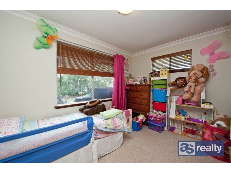 9 Ockley Square, Embleton WA 6062