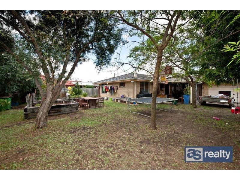 9 Ockley Square, Embleton WA 6062