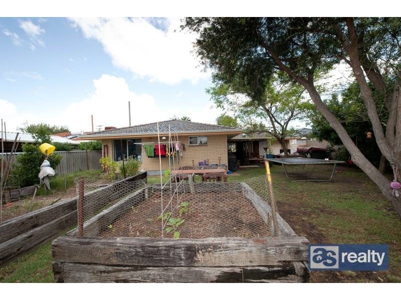 9 Ockley Square, Embleton WA 6062