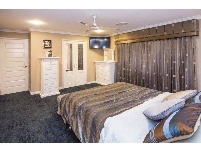 4 Almond Parkway, Yalyalup WA 6280