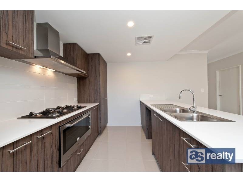 2/26 Sanderson Street, Embleton WA 6062