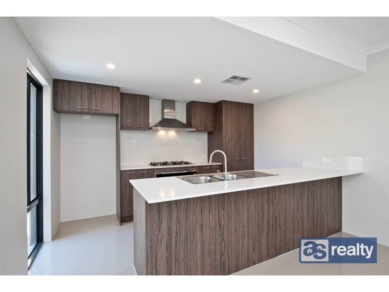 2/26 Sanderson Street, Embleton WA 6062