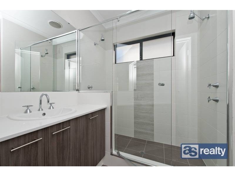 2/26 Sanderson Street, Embleton WA 6062