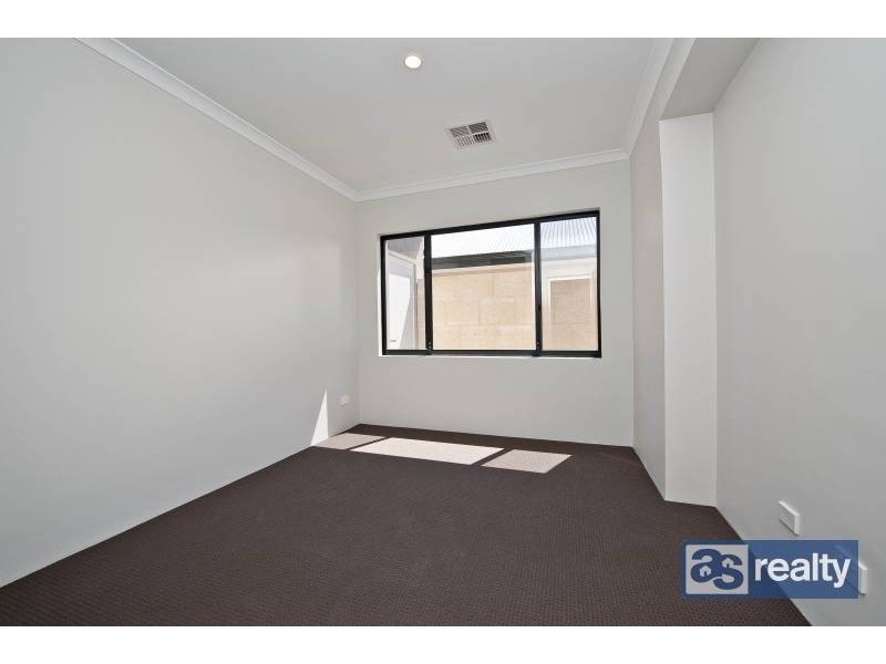 2/26 Sanderson Street, Embleton WA 6062