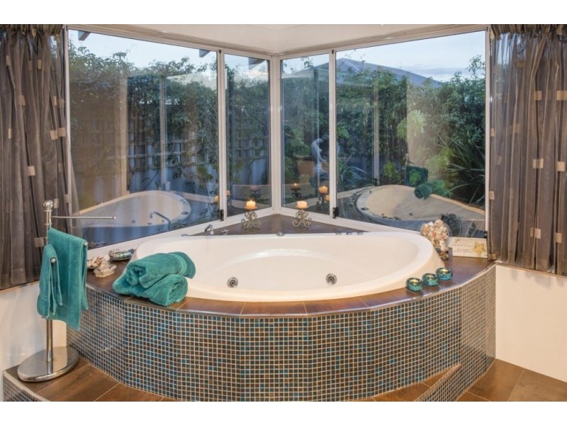 4 Almond Parkway, Yalyalup WA 6280