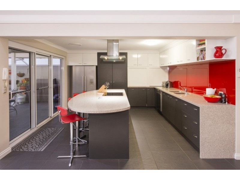 4 Almond Parkway, Yalyalup WA 6280