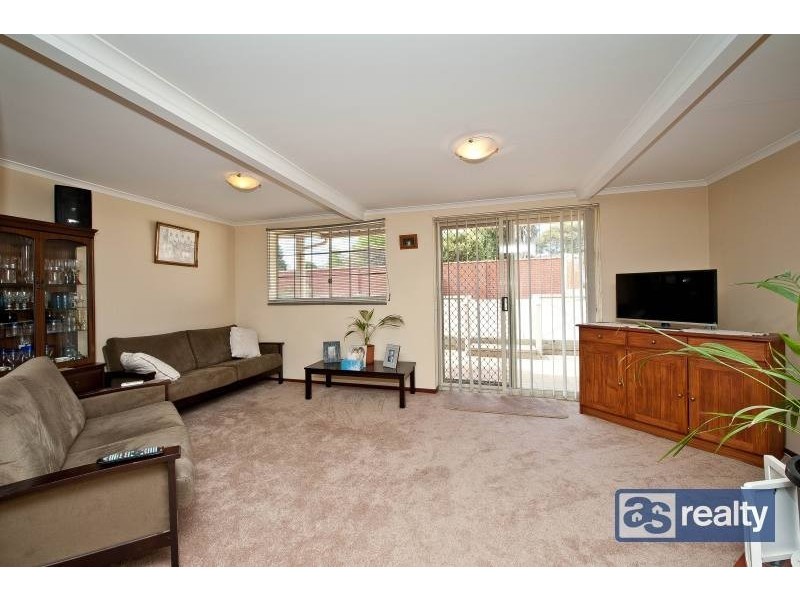 8 Kenwick Way, Balga WA 6061