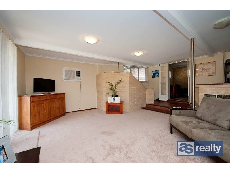 8 Kenwick Way, Balga WA 6061