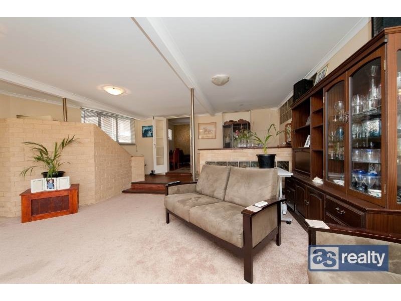 8 Kenwick Way, Balga WA 6061