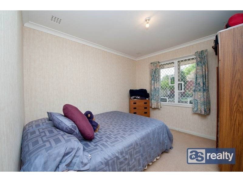 8 Kenwick Way, Balga WA 6061