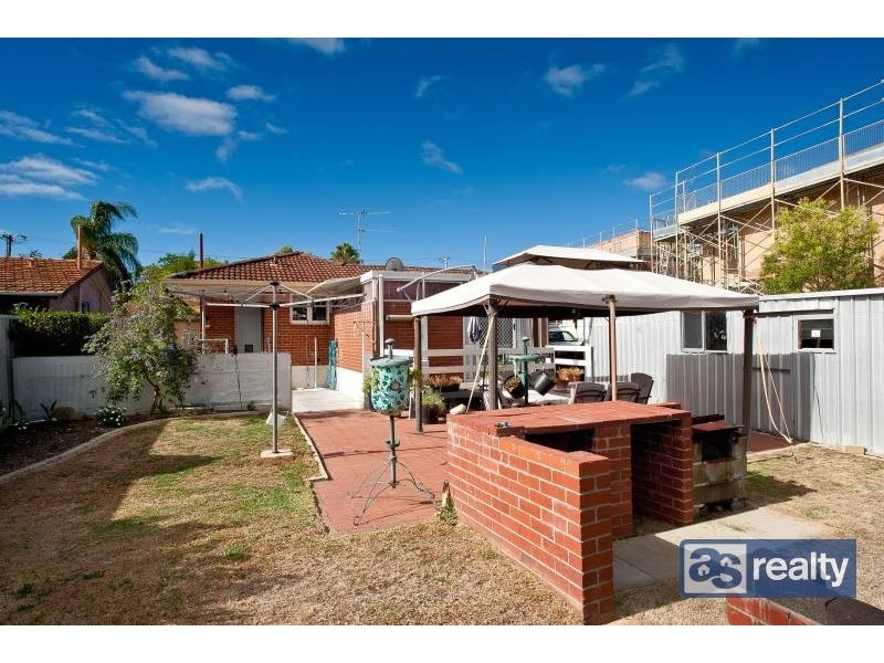 8 Kenwick Way, Balga WA 6061