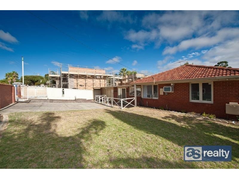 8 Kenwick Way, Balga WA 6061