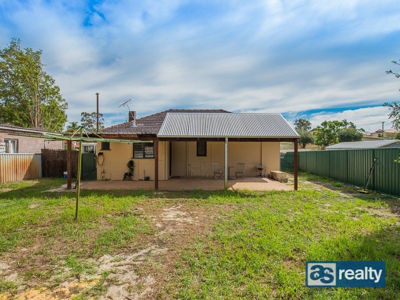 3 Priestley Street, Embleton WA 6062