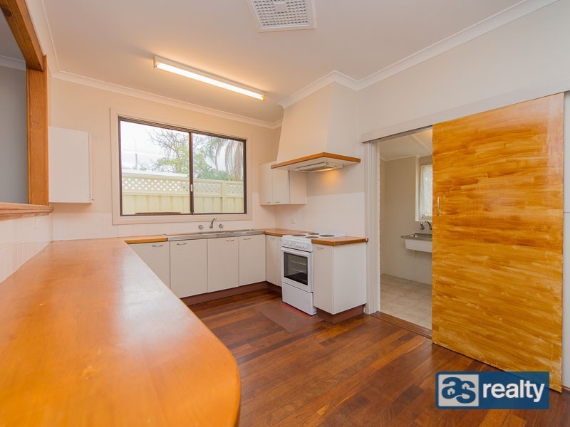 29 Irwin Road, Embleton WA 6062