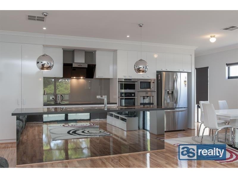 5 Mckenzie Way, Embleton WA 6062