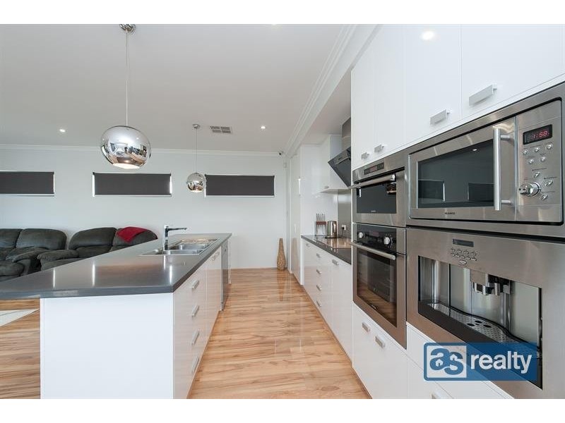 5 Mckenzie Way, Embleton WA 6062