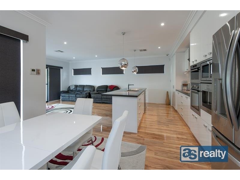 5 Mckenzie Way, Embleton WA 6062