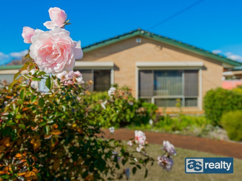 55 Holmwood Way, Embleton WA 6062