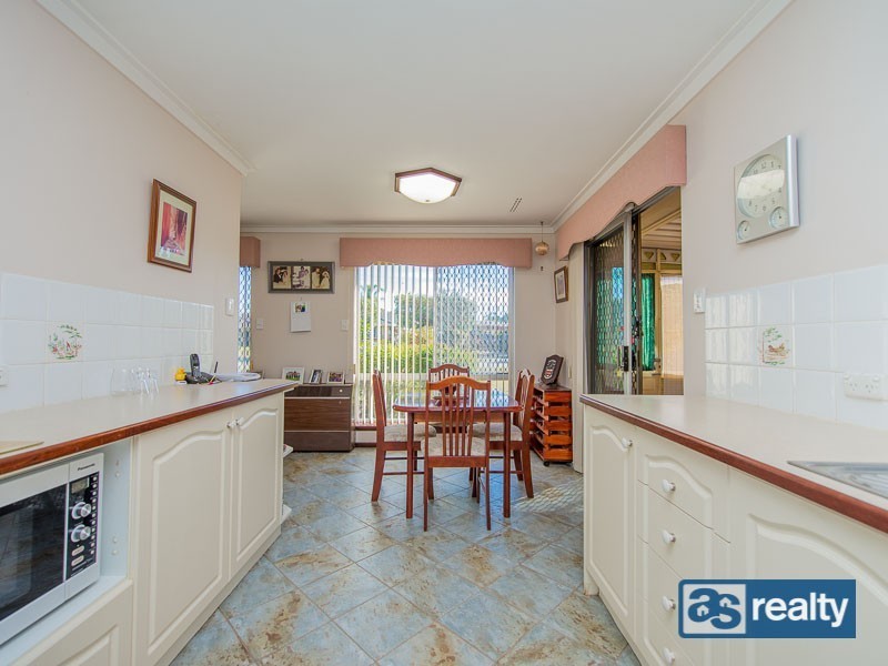 55 Holmwood Way, Embleton WA 6062