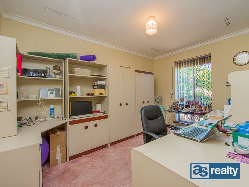 55 Holmwood Way, Embleton WA 6062