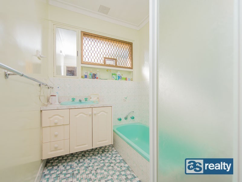 55 Holmwood Way, Embleton WA 6062