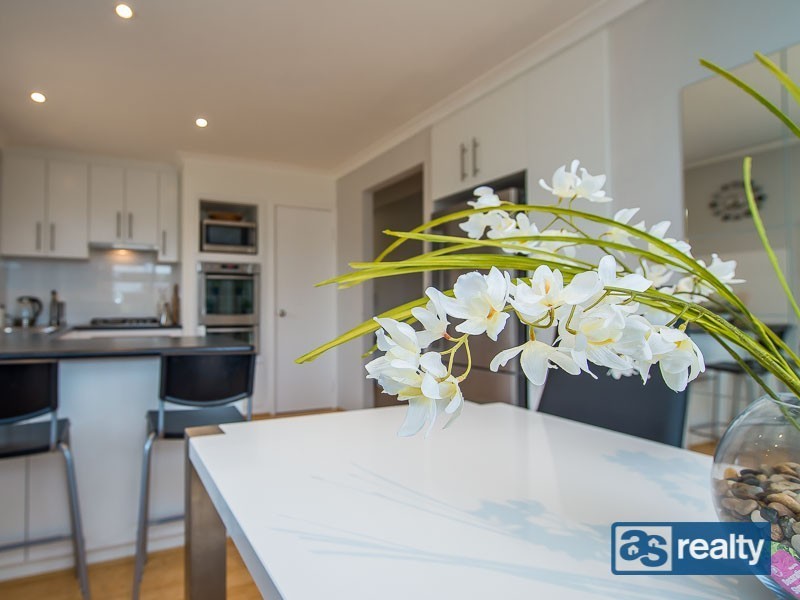 34 Littlemore Way, Eden Hill WA 6054
