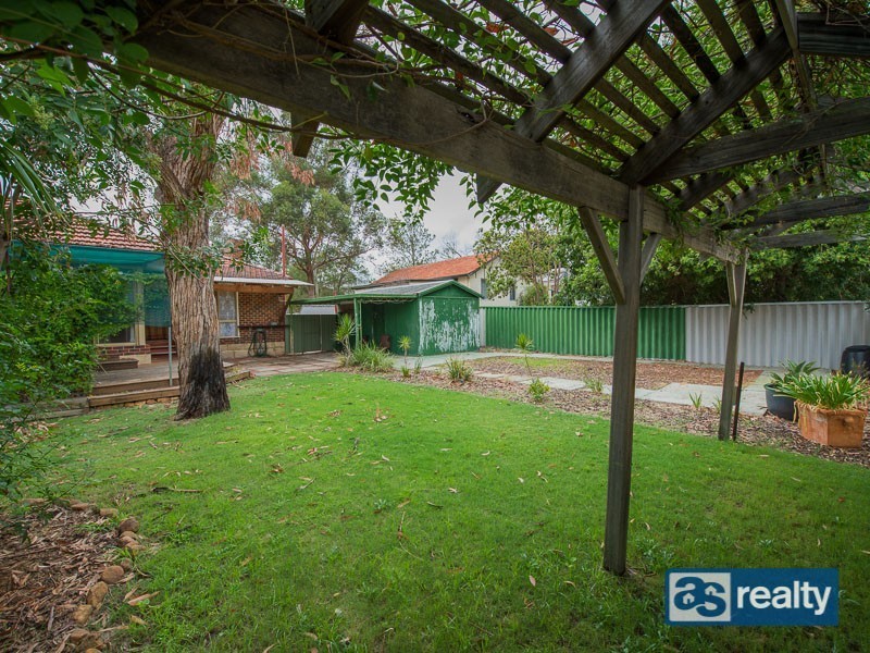 7 Bromley Street, Embleton WA 6062