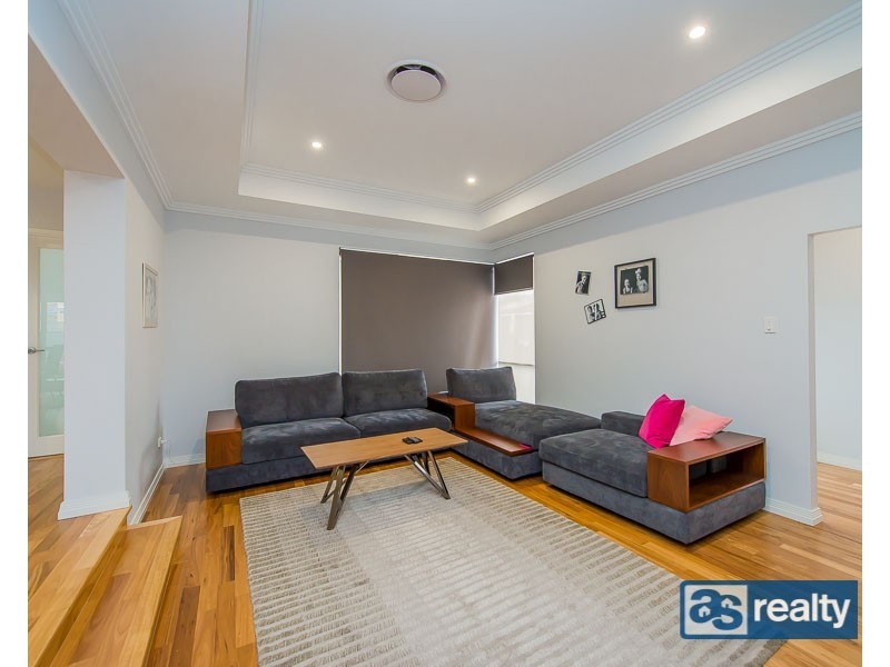 61a Embleton Ave, Embleton WA 6062