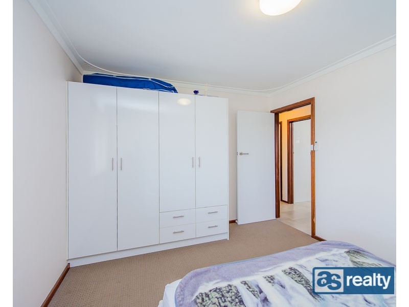 61 Embleton Avenue, Embleton WA 6062