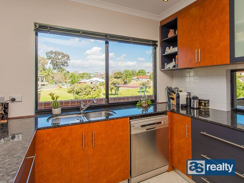 3/24 Bromley St, Embleton WA 6062
