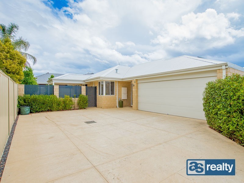 42 Broadway, Embleton WA 6062
