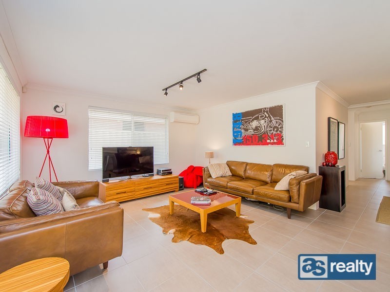 42 Broadway, Embleton WA 6062