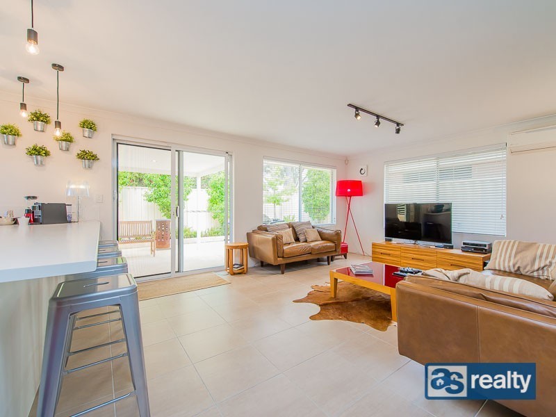 42 Broadway, Embleton WA 6062