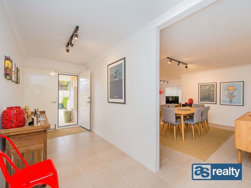 42 Broadway, Embleton WA 6062