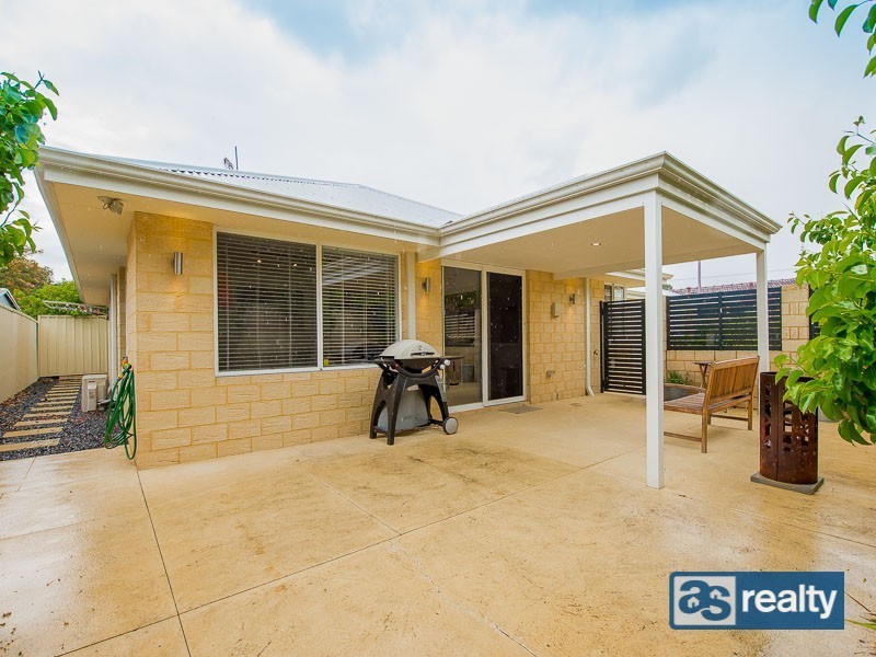 42 Broadway, Embleton WA 6062