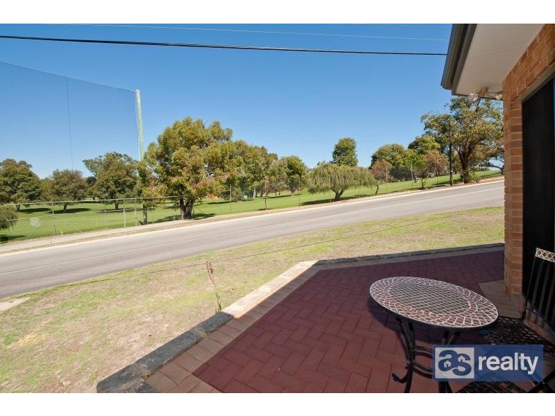 33 Parsons Street, Embleton WA 6062